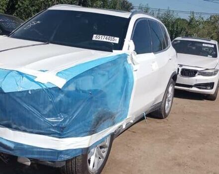 Белый БМВ Х5, объемом двигателя 3 л и пробегом 43 тыс. км за 34000 $, фото 1 на Automoto.ua