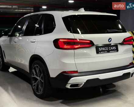 Білий БМВ Х5, об'ємом двигуна 2 л та пробігом 68 тис. км за 54500 $, фото 16 на Automoto.ua