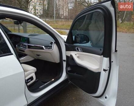 Белый БМВ Х5, объемом двигателя 3 л и пробегом 117 тыс. км за 56000 $, фото 19 на Automoto.ua