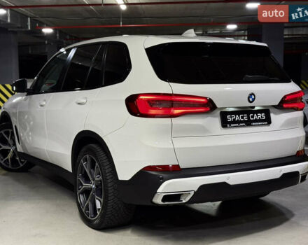 Білий БМВ Х5, об'ємом двигуна 2 л та пробігом 68 тис. км за 54500 $, фото 10 на Automoto.ua