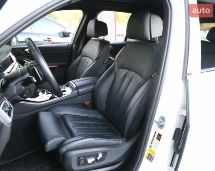 Белый БМВ Х5, объемом двигателя 3 л и пробегом 53 тыс. км за 64900 $, фото 10 на Automoto.ua