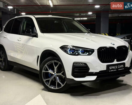 Білий БМВ Х5, об'ємом двигуна 2 л та пробігом 68 тис. км за 54500 $, фото 3 на Automoto.ua