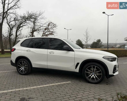 Білий БМВ Х5, об'ємом двигуна 2 л та пробігом 57 тис. км за 61000 $, фото 4 на Automoto.ua