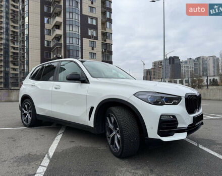 Белый БМВ Х5, объемом двигателя 2 л и пробегом 68 тыс. км за 56500 $, фото 5 на Automoto.ua