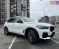Белый БМВ Х5, объемом двигателя 2 л и пробегом 68 тыс. км за 56500 $, фото 5 на Automoto.ua