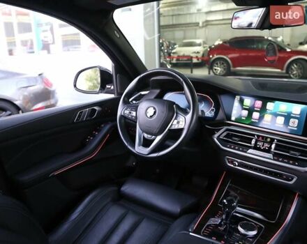 Белый БМВ Х5, объемом двигателя 3 л и пробегом 53 тыс. км за 64900 $, фото 15 на Automoto.ua