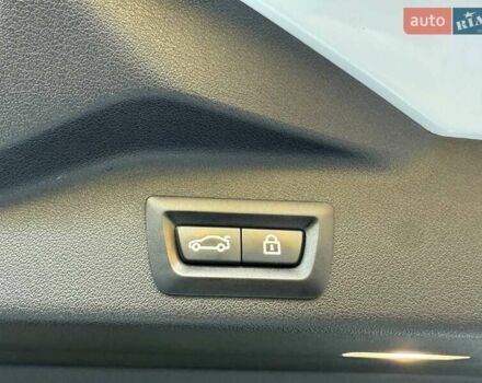 Белый БМВ Х5, объемом двигателя 3 л и пробегом 130 тыс. км за 58700 $, фото 41 на Automoto.ua