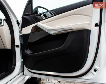 Белый БМВ Х5, объемом двигателя 4.4 л и пробегом 118 тыс. км за 57000 $, фото 63 на Automoto.ua