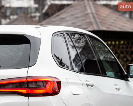 Белый БМВ Х5, объемом двигателя 4.4 л и пробегом 118 тыс. км за 57000 $, фото 11 на Automoto.ua