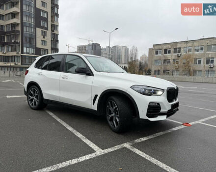 Белый БМВ Х5, объемом двигателя 2 л и пробегом 68 тыс. км за 56500 $, фото 16 на Automoto.ua