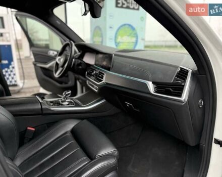 Білий БМВ Х5, об'ємом двигуна 2.99 л та пробігом 92 тис. км за 68000 $, фото 17 на Automoto.ua