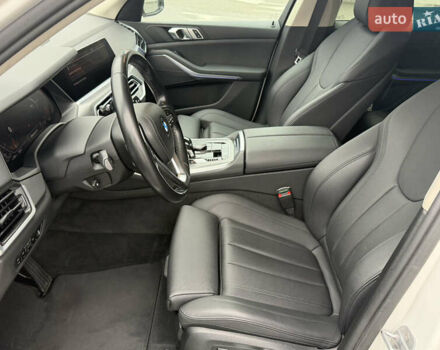 Белый БМВ Х5, объемом двигателя 2 л и пробегом 68 тыс. км за 56500 $, фото 38 на Automoto.ua