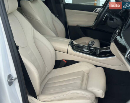 Белый БМВ Х5, объемом двигателя 3 л и пробегом 51 тыс. км за 49800 $, фото 63 на Automoto.ua