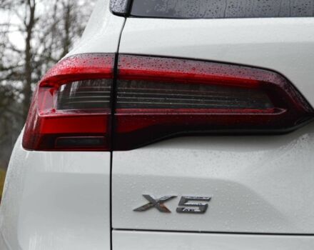 Белый БМВ Х5, объемом двигателя 3 л и пробегом 117 тыс. км за 56000 $, фото 5 на Automoto.ua