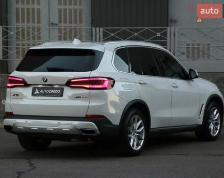 Белый БМВ Х5, объемом двигателя 3 л и пробегом 53 тыс. км за 64900 $, фото 5 на Automoto.ua