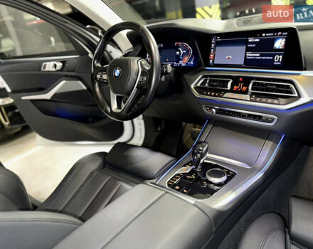 Білий БМВ Х5, об'ємом двигуна 2 л та пробігом 68 тис. км за 54500 $, фото 36 на Automoto.ua