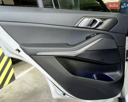 Білий БМВ Х5, об'ємом двигуна 2 л та пробігом 68 тис. км за 54500 $, фото 29 на Automoto.ua