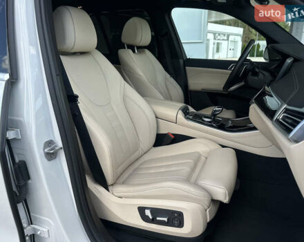 Белый БМВ Х5, объемом двигателя 3 л и пробегом 51 тыс. км за 49800 $, фото 62 на Automoto.ua