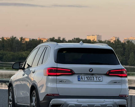 Белый БМВ Х5, объемом двигателя 3 л и пробегом 65 тыс. км за 49800 $, фото 1 на Automoto.ua