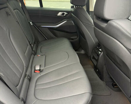 Белый БМВ Х5, объемом двигателя 2 л и пробегом 68 тыс. км за 56500 $, фото 23 на Automoto.ua