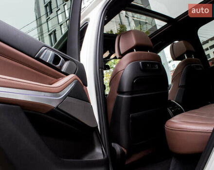 Белый БМВ Х5, объемом двигателя 4.39 л и пробегом 78 тыс. км за 68000 $, фото 51 на Automoto.ua