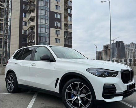 Белый БМВ Х5, объемом двигателя 2 л и пробегом 68 тыс. км за 56500 $, фото 3 на Automoto.ua
