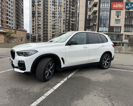 Белый БМВ Х5, объемом двигателя 2 л и пробегом 68 тыс. км за 56500 $, фото 4 на Automoto.ua