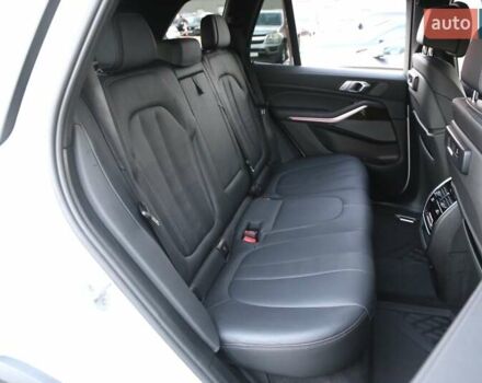 Белый БМВ Х5, объемом двигателя 3 л и пробегом 53 тыс. км за 64900 $, фото 12 на Automoto.ua