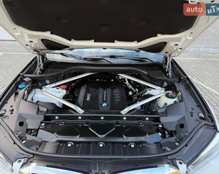 Белый БМВ Х5, объемом двигателя 3 л и пробегом 130 тыс. км за 58700 $, фото 87 на Automoto.ua