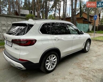 Белый БМВ Х5, объемом двигателя 3 л и пробегом 53 тыс. км за 64500 $, фото 1 на Automoto.ua