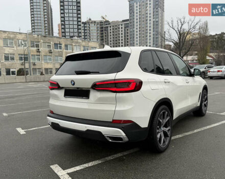 Белый БМВ Х5, объемом двигателя 2 л и пробегом 68 тыс. км за 56500 $, фото 51 на Automoto.ua