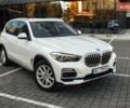 Белый БМВ Х5, объемом двигателя 2 л и пробегом 77 тыс. км за 50700 $, фото 1 на Automoto.ua
