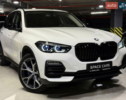 Білий БМВ Х5, об'ємом двигуна 2 л та пробігом 68 тис. км за 54500 $, фото 1 на Automoto.ua