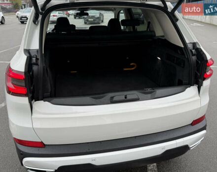 Белый БМВ Х5, объемом двигателя 2 л и пробегом 68 тыс. км за 56500 $, фото 30 на Automoto.ua