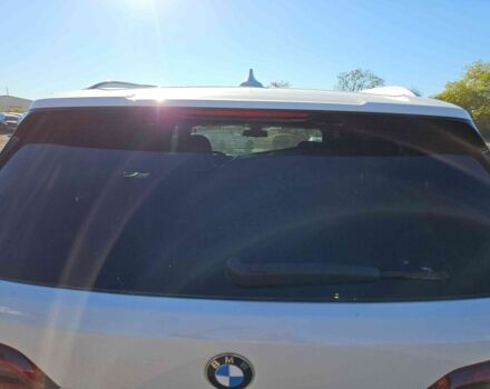 Белый БМВ Х5, объемом двигателя 3 л и пробегом 225 тыс. км за 43000 $, фото 13 на Automoto.ua