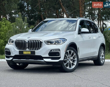 Белый БМВ Х5, объемом двигателя 3 л и пробегом 51 тыс. км за 49800 $, фото 1 на Automoto.ua