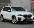 Белый БМВ Х5, объемом двигателя 3 л и пробегом 53 тыс. км за 64900 $, фото 1 на Automoto.ua