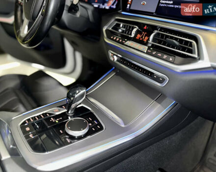 Білий БМВ Х5, об'ємом двигуна 2 л та пробігом 68 тис. км за 54500 $, фото 39 на Automoto.ua