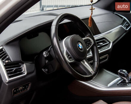 Белый БМВ Х5, объемом двигателя 4.39 л и пробегом 78 тыс. км за 68000 $, фото 76 на Automoto.ua