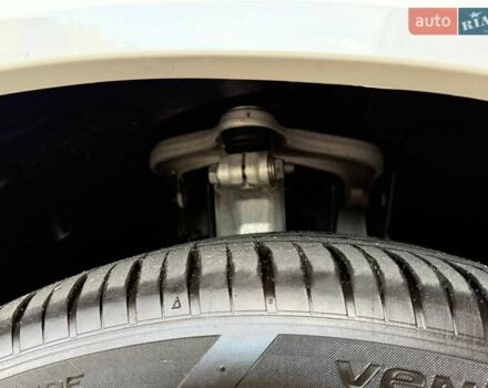 Белый БМВ Х5, объемом двигателя 3 л и пробегом 130 тыс. км за 58700 $, фото 85 на Automoto.ua