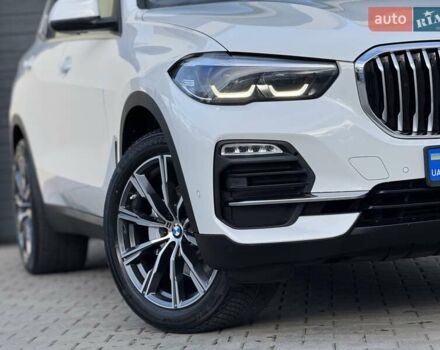 БМВ Х5 2021 в Стрые на Automoto.ua Белый БМВ Х5, объемом двигателя 2 л и пробегом 89 тыс. км за 53900 $, фото 14 на Automoto.ua
