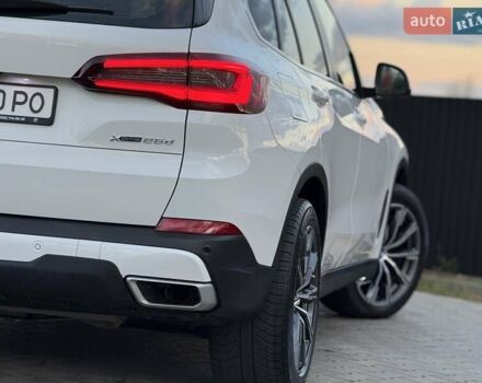 БМВ Х5 2021 в Стрые на Automoto.ua Белый БМВ Х5, объемом двигателя 2 л и пробегом 89 тыс. км за 53900 $, фото 42 на Automoto.ua