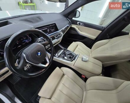 Белый БМВ Х5, объемом двигателя 3 л и пробегом 59 тыс. км за 60500 $, фото 23 на Automoto.ua