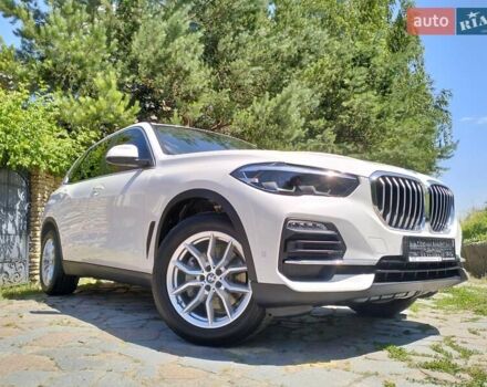 Белый БМВ Х5, объемом двигателя 2 л и пробегом 68 тыс. км за 54800 $, фото 30 на Automoto.ua