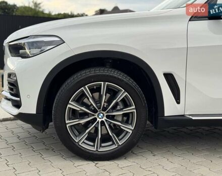 Білий БМВ Х5, об'ємом двигуна 2 л та пробігом 74 тис. км за 54200 $, фото 28 на Automoto.ua