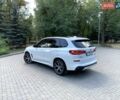 Білий БМВ Х5, об'ємом двигуна 4.39 л та пробігом 67 тис. км за 82500 $, фото 18 на Automoto.ua