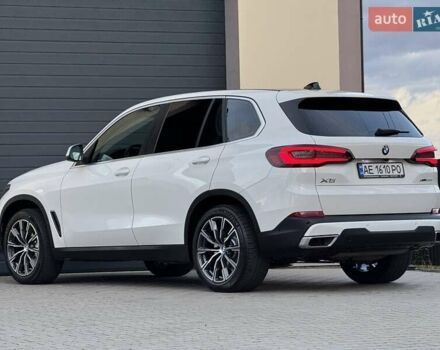 БМВ Х5 2021 в Стрые на Automoto.ua Белый БМВ Х5, объемом двигателя 2 л и пробегом 89 тыс. км за 53900 $, фото 32 на Automoto.ua