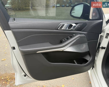 Белый БМВ Х5, объемом двигателя 3 л и пробегом 52 тыс. км за 55555 $, фото 8 на Automoto.ua