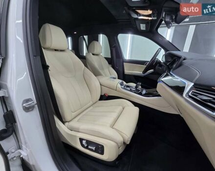 Белый БМВ Х5, объемом двигателя 3 л и пробегом 59 тыс. км за 60500 $, фото 28 на Automoto.ua