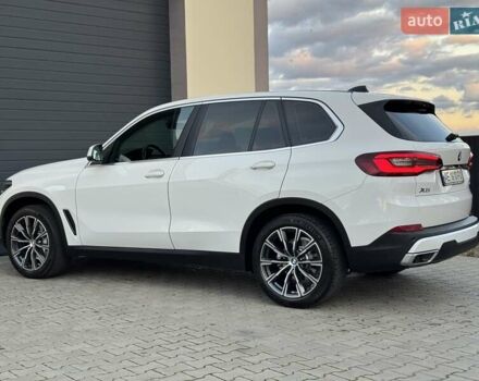 БМВ Х5 2021 в Стрые на Automoto.ua Белый БМВ Х5, объемом двигателя 2 л и пробегом 89 тыс. км за 53900 $, фото 34 на Automoto.ua